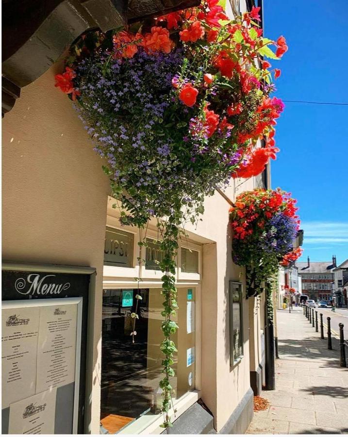 The Coach And Horses Inn Chepstow Exterior foto